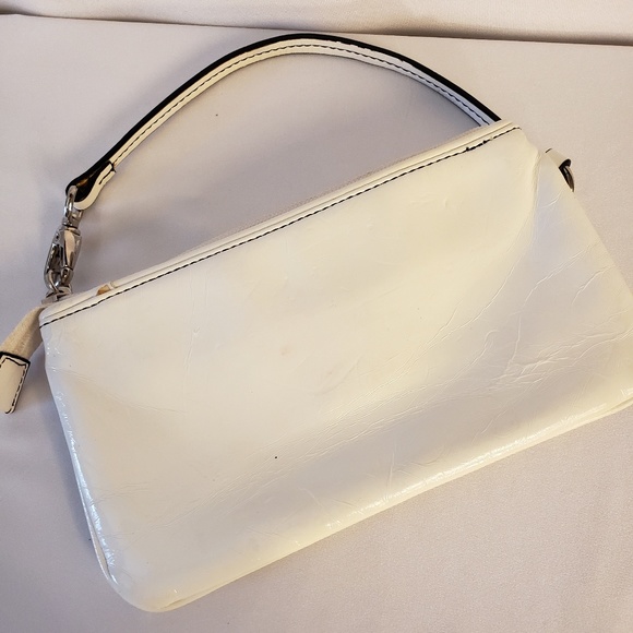 Xoxo Wallet And Wristlet Purse - Picture 5 of 8